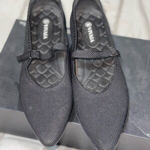 Vivaia Women's Black Flats with Strap